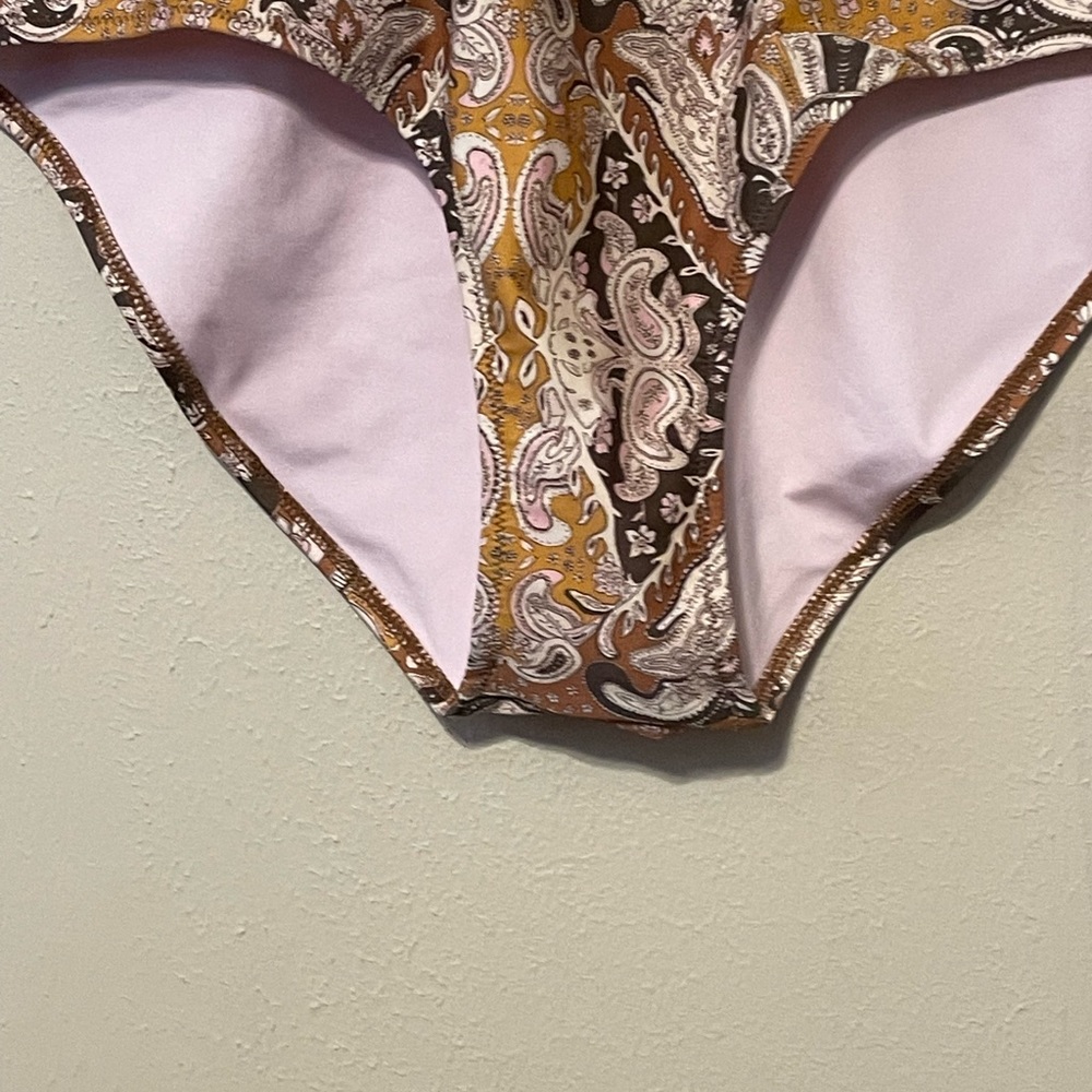 Alana Gunn Campbell High-Waisted Paisley Bottoms Size Medium - Picture 3 of 8